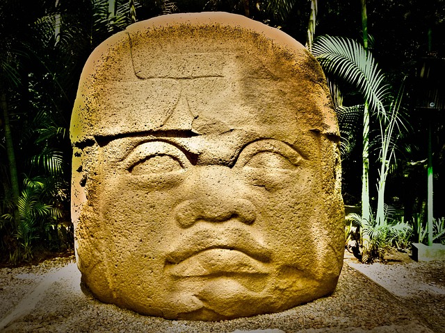 Los Olmecas - Cabezas de piedra Los Olmecas - Cabezas de piedra